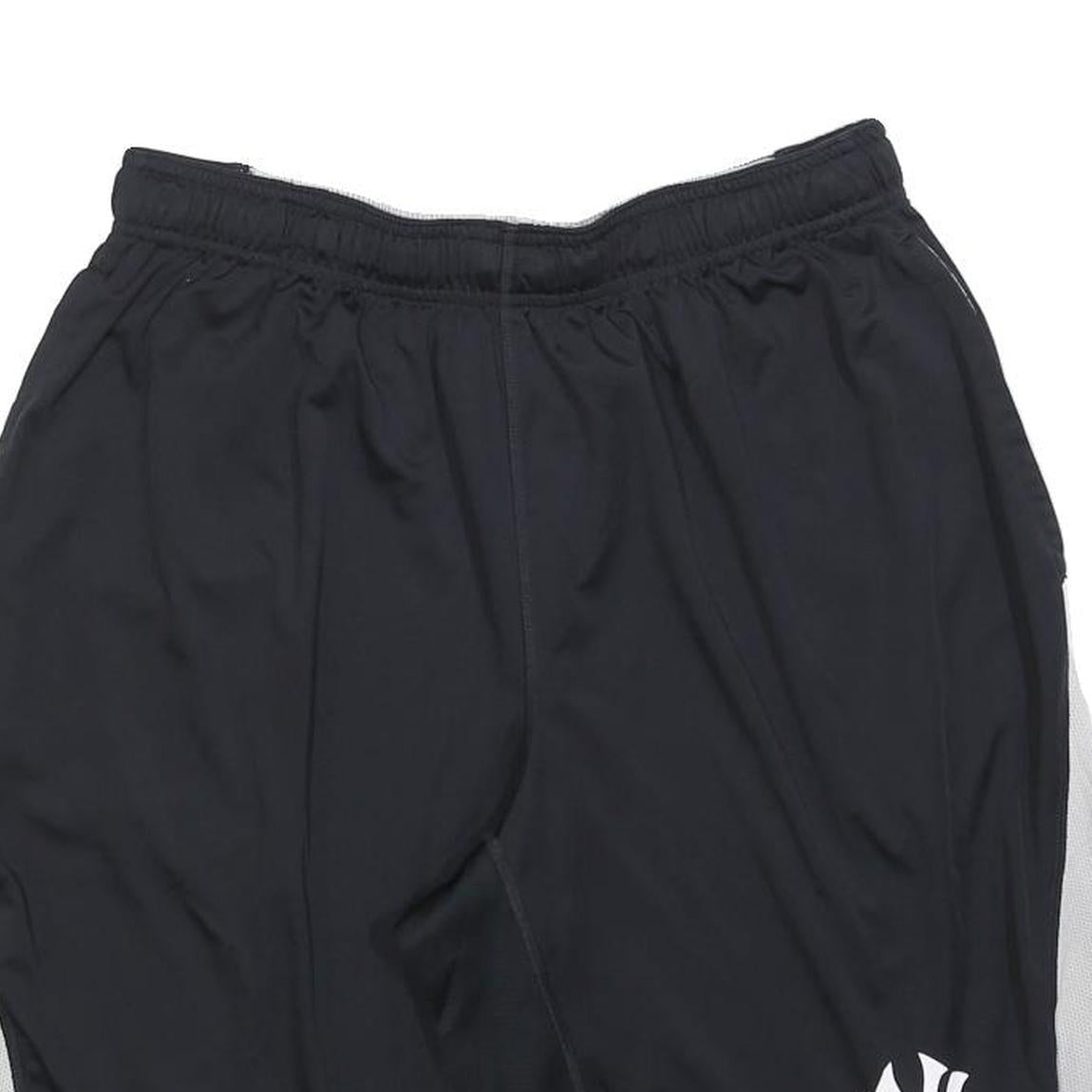 NIKE Mens Black & White Sports Shorts M W30 Baseball Style Logo