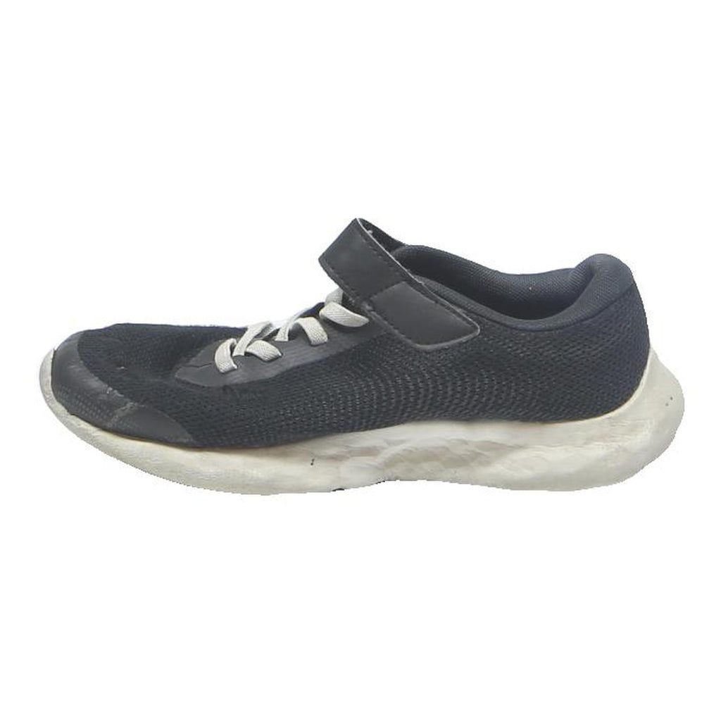 NEW BALANCE Boys Black Synthetic Low Top Trainers UK 2 Lightweight