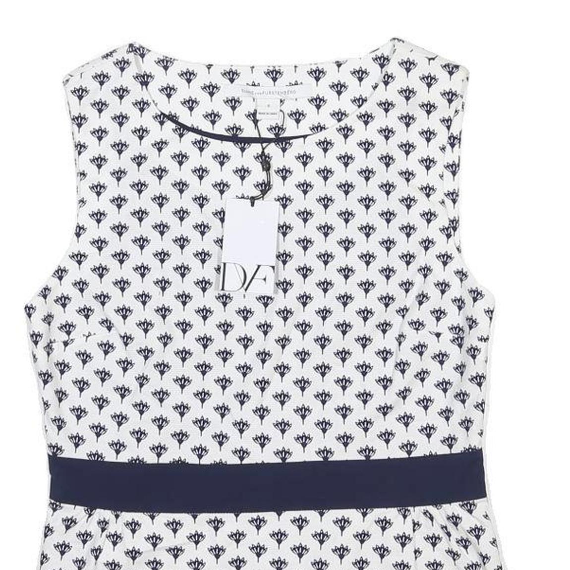DIANE VON FUSTENBERG Womens White & Navy Printed Sleeveless Round Neck Top M