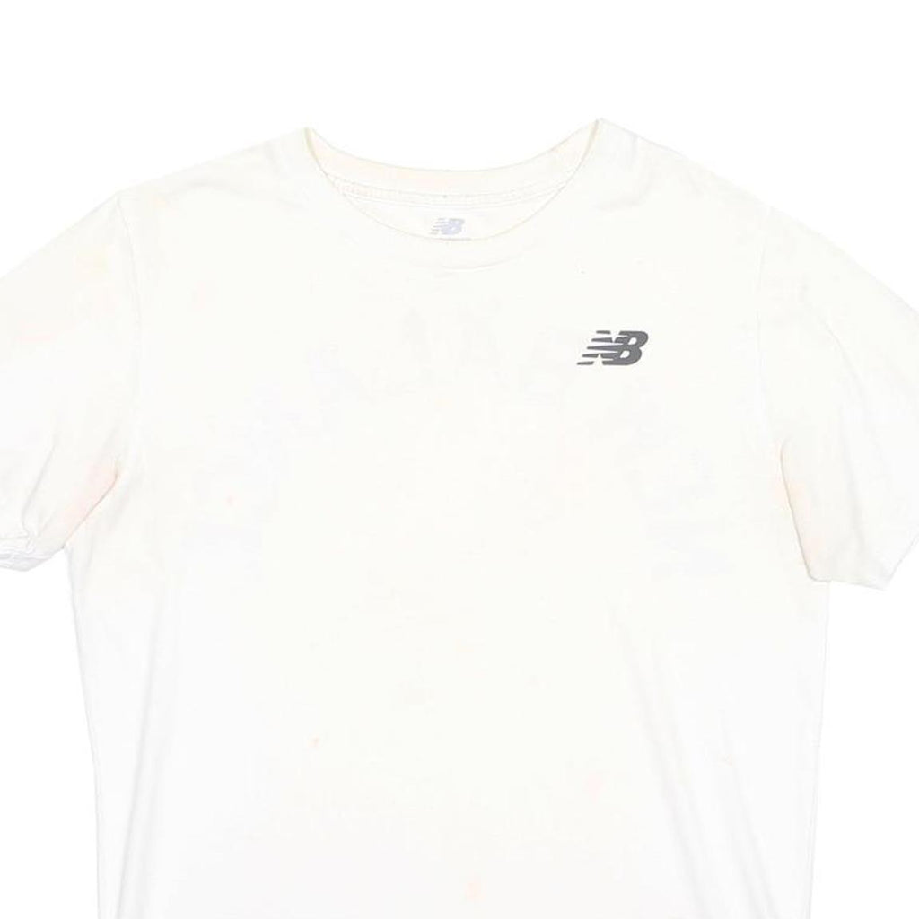 NEW BALANCE Mens White Graphic T-Shirt L Short Sleeve Crew Neck Cotton Blend