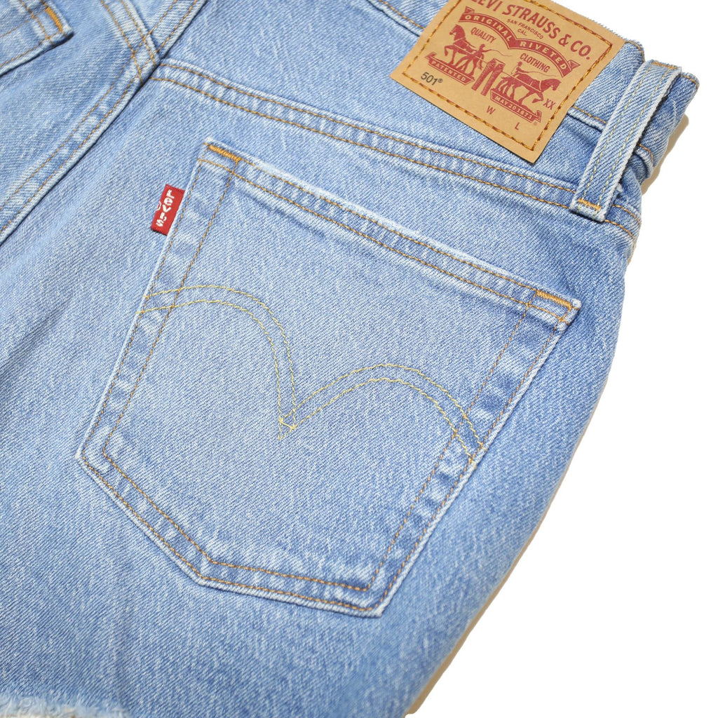 LEVI'S Womens Blue Denim Casual Cut-Off Shorts S W26 Distressed Hem