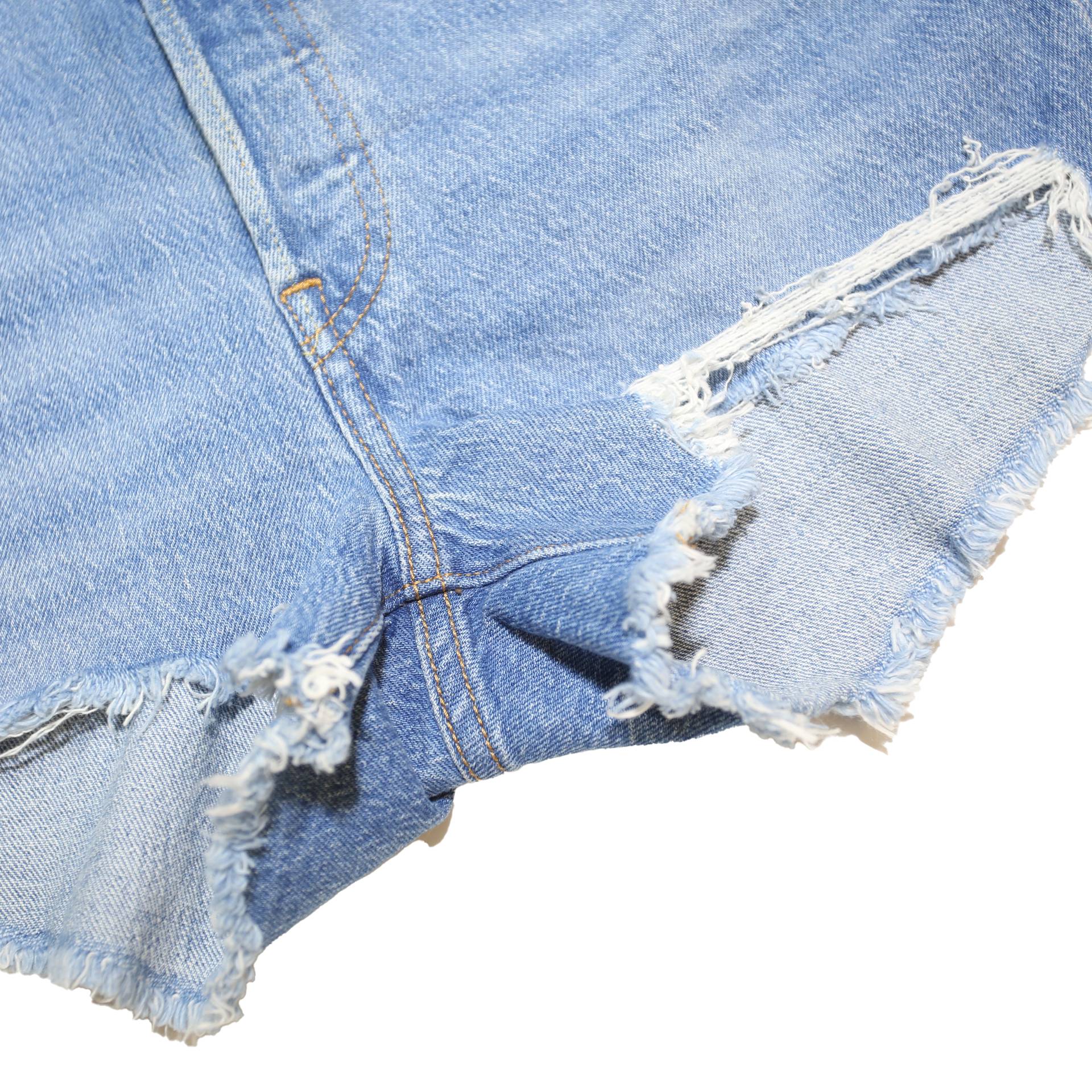 LEVI'S Womens Blue Denim Casual Cut-Off Shorts S W26 Distressed Hem