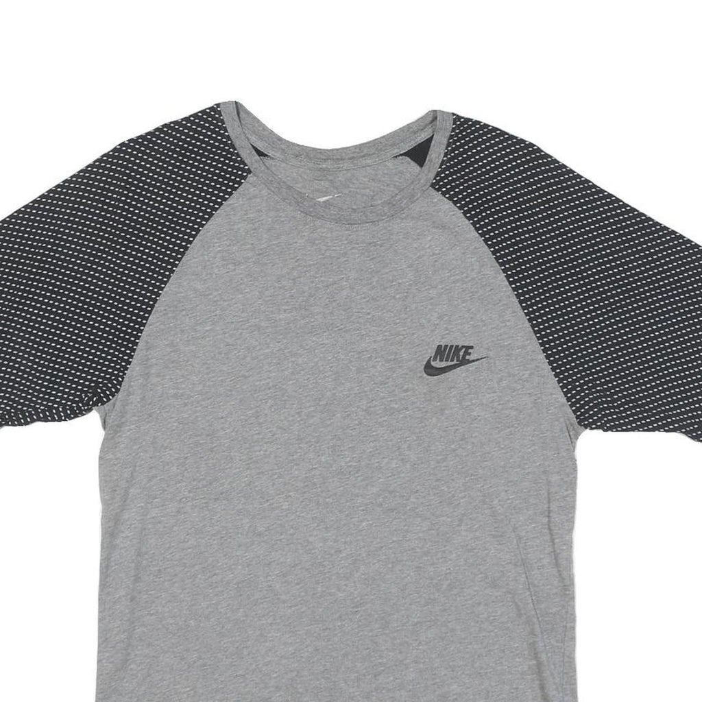 NIKE Mens Grey & Black Graphic T-Shirt S Short Sleeve Crew Neck Cotton Blend
