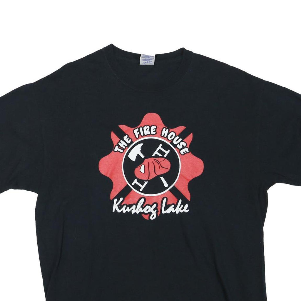 GILDAN Mens Black The Fire House Kushog Lake Graphic T-Shirt L Short Sleeve Crew