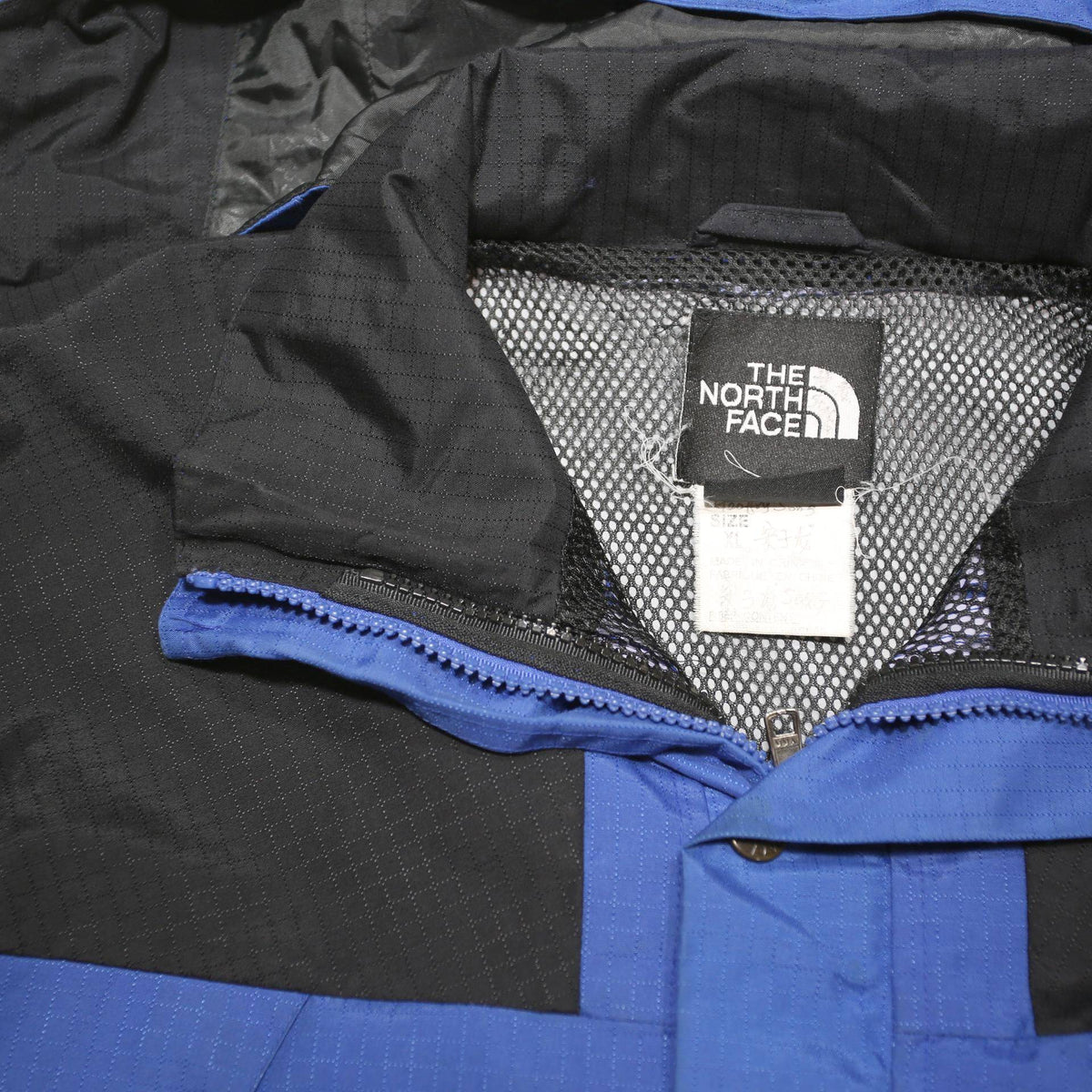 THE NORTH FACE Boys Blue & Black Outdoor Jacket XL Polyester Blend Zip Plain