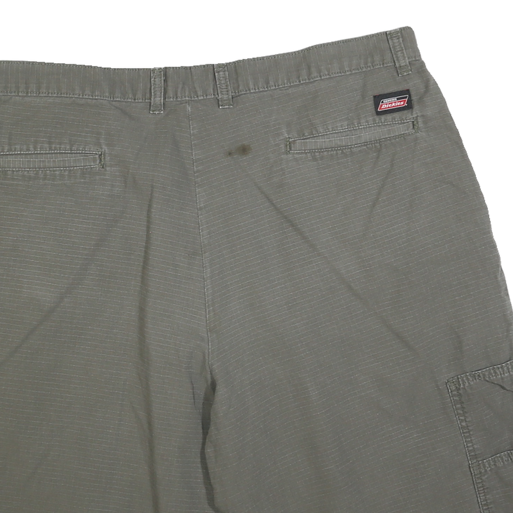 DICKIES Mens Shorts Green XL W38 Casual Cotton Blend Plain Cargo Workwear